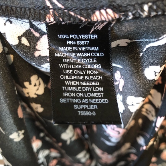 Worthington V-Neck Black Floral Blouse - Picture 4 of 4